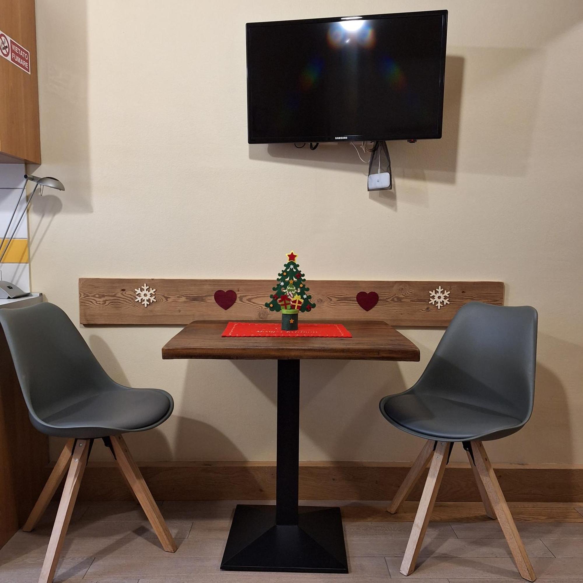 Monolocale Piccolo Ed Accogliente - Cir 0021 - Apartman Aosta Kültér fotó
