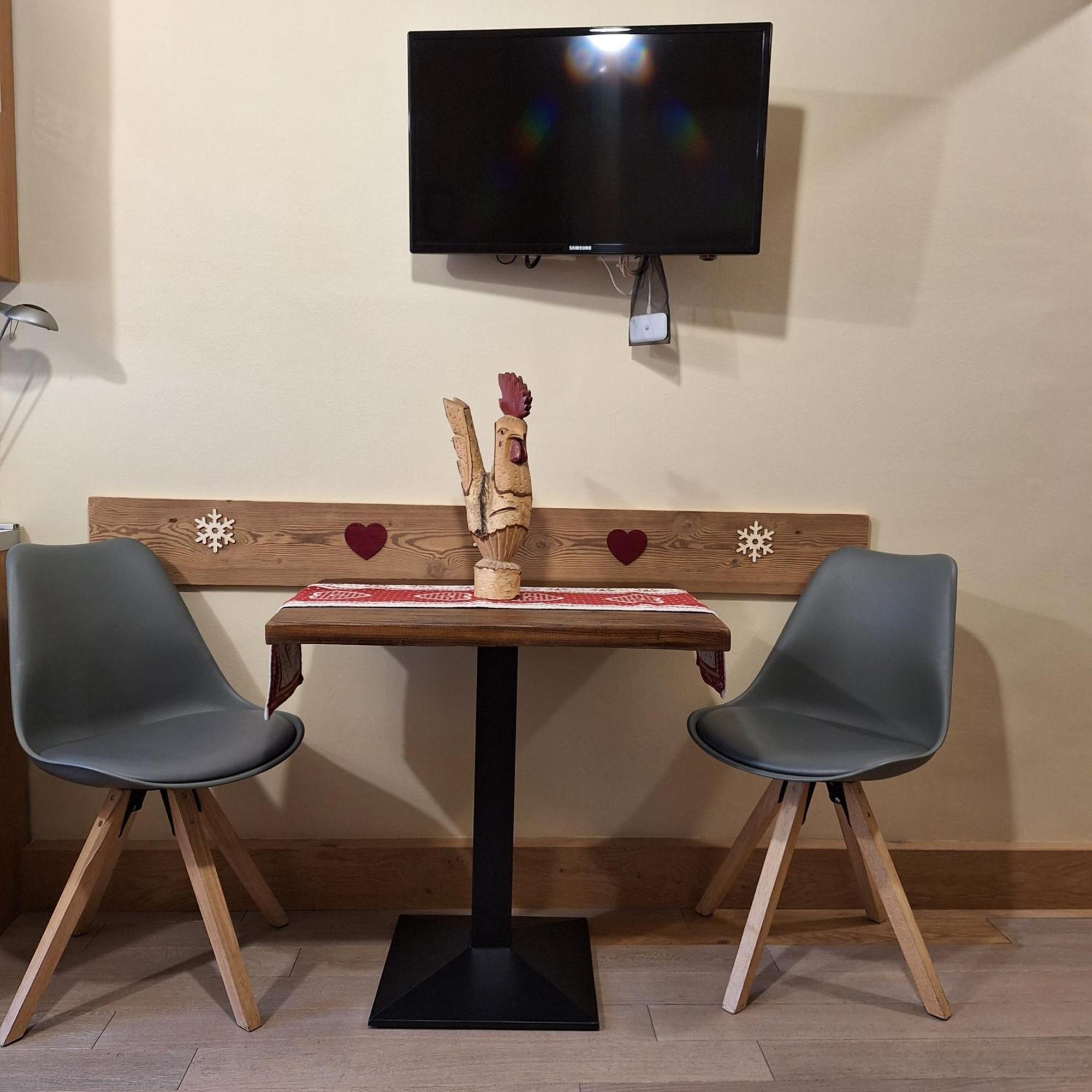 Monolocale Piccolo Ed Accogliente - Cir 0021 - Apartman Aosta Kültér fotó